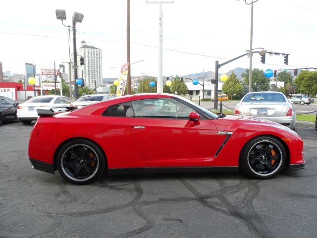Nissan GT-R 2013 photo 4