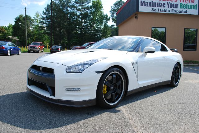 Nissan GT-R 2013 photo 3