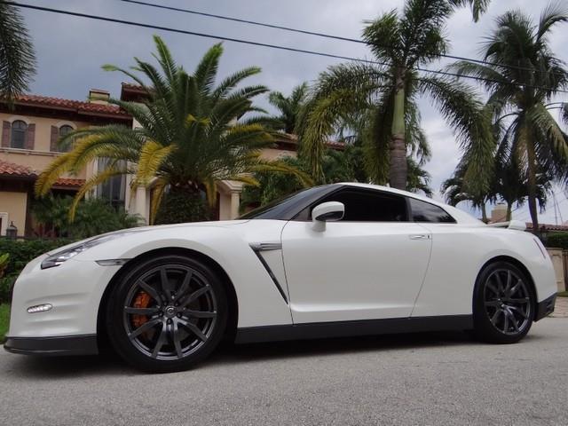 Nissan GT-R 2013 photo 3