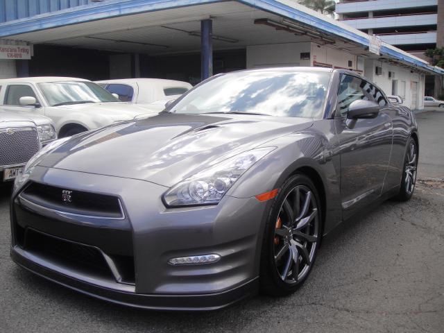 Nissan GT-R 2013 photo 2