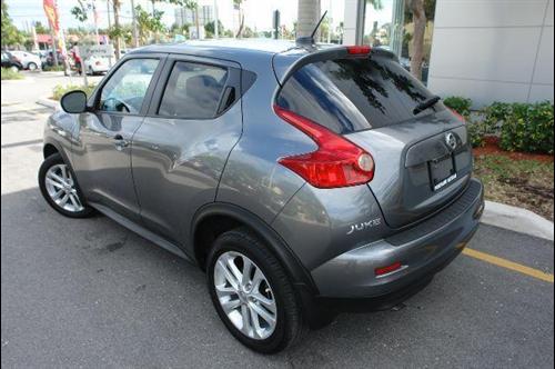 Nissan Juke 2011 photo 2