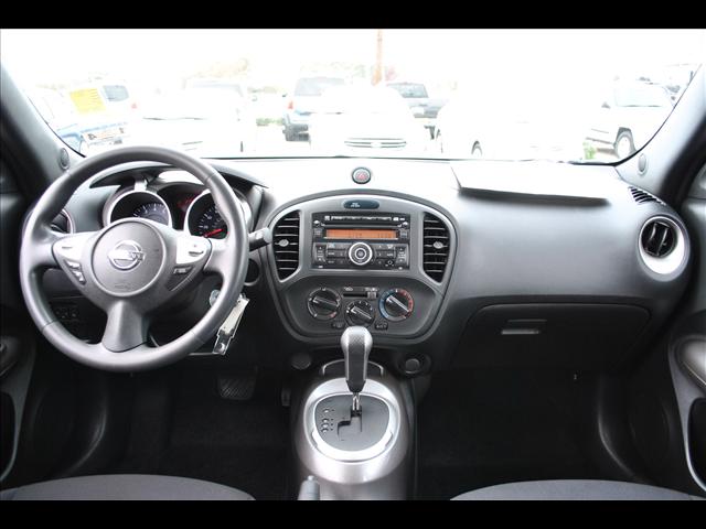 Nissan Juke 2011 photo 2