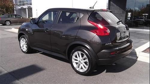 Nissan Juke 2011 photo 2