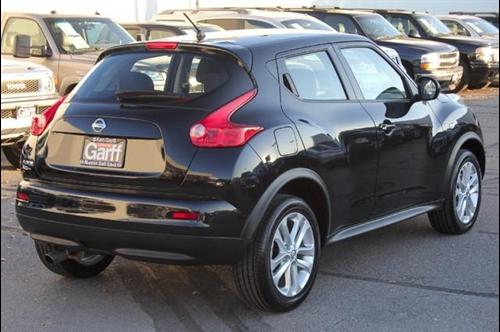 Nissan Juke 2011 photo 2