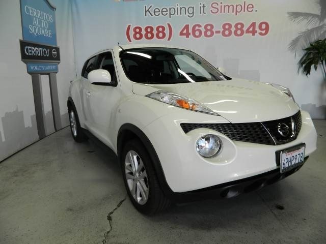 Nissan Juke 2011 photo 2