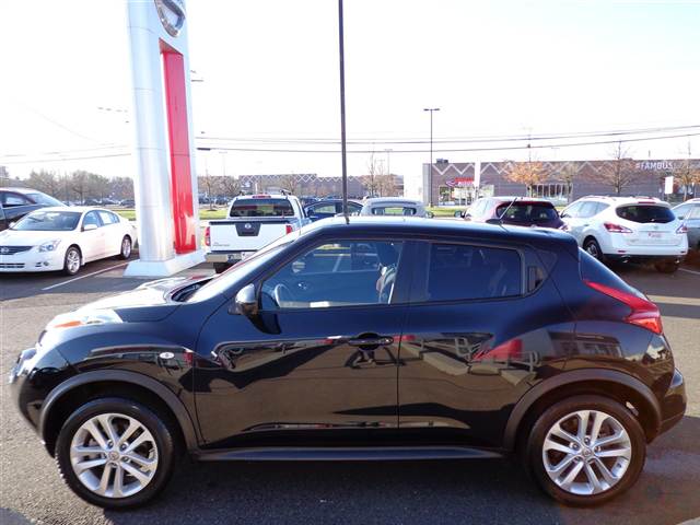 Nissan Juke 2011 photo 2