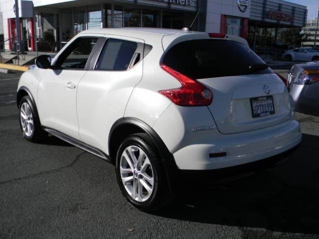 Nissan Juke 2011 photo 4