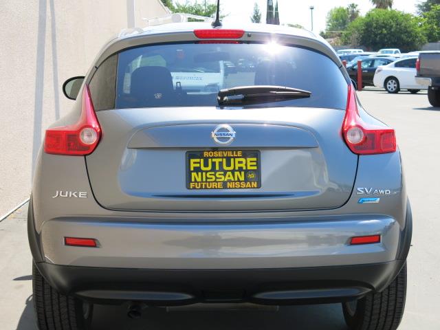Nissan Juke FWD 4dr SUV
