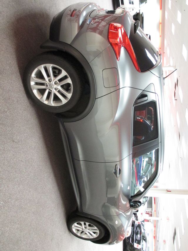 Nissan Juke 2013 photo 2