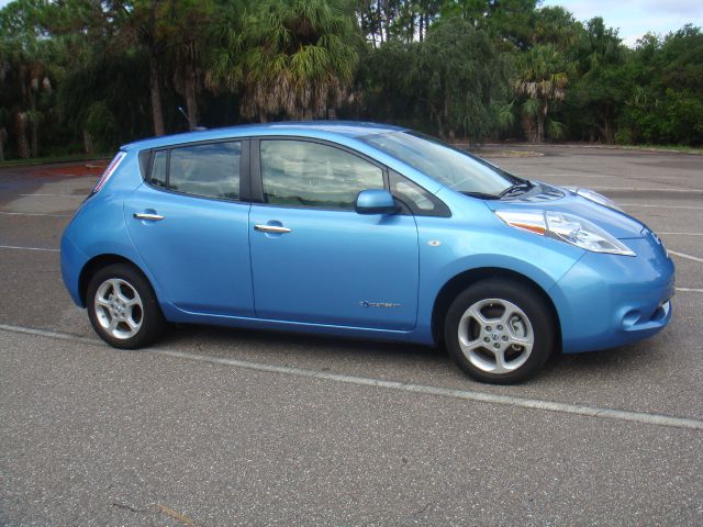 Nissan LEAF 2011 photo 4