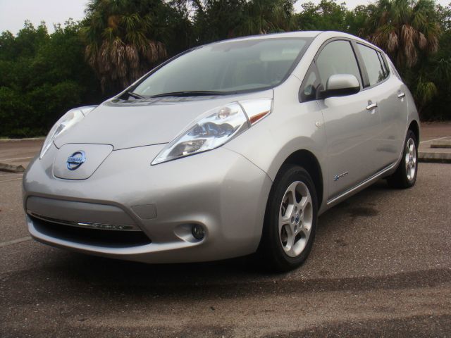 Nissan LEAF 2011 photo 1