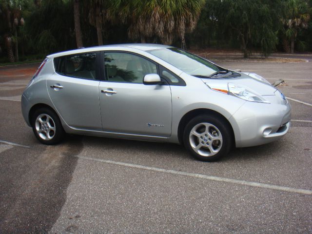 Nissan LEAF 2011 photo 3