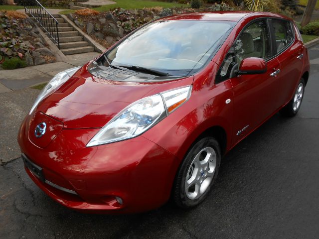 Nissan LEAF 2011 photo 1