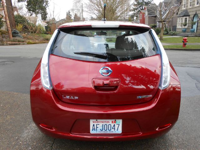 Nissan LEAF 2011 photo 3