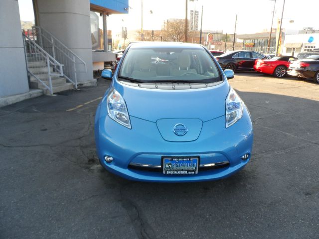 Nissan LEAF 2011 photo 2