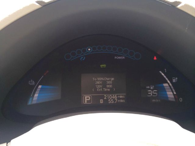 Nissan LEAF 2011 photo 1