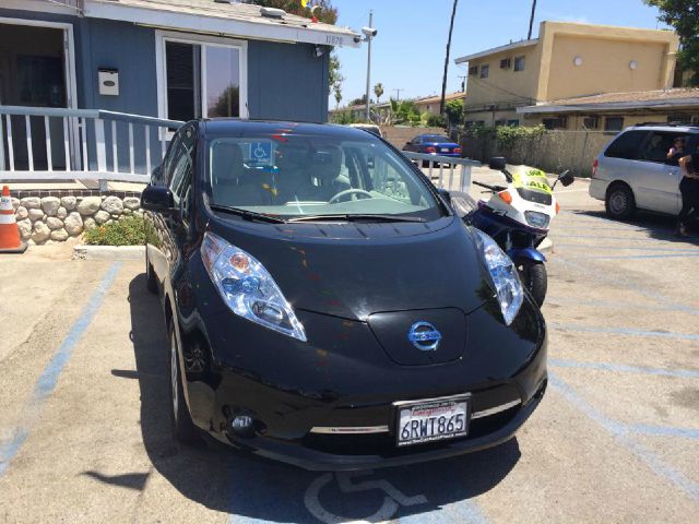 Nissan LEAF 2011 photo 3