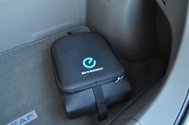 Nissan LEAF 2011 photo 16