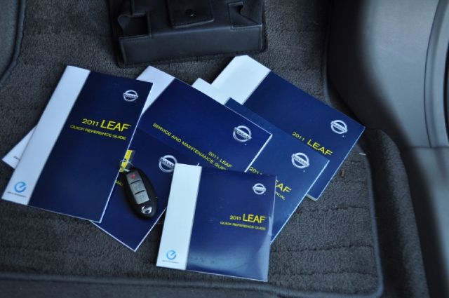 Nissan LEAF 2011 photo 4