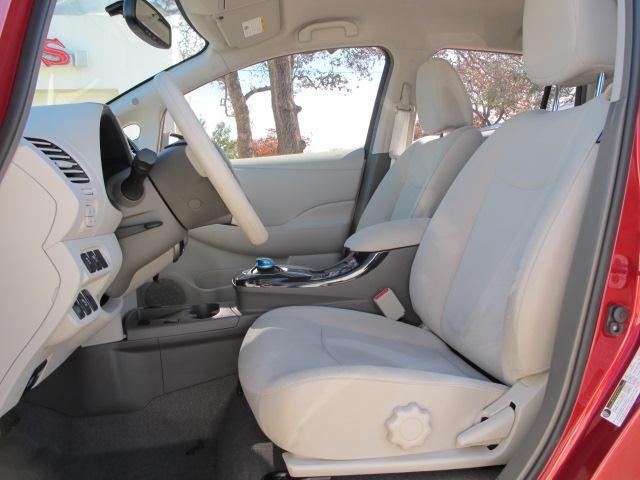 Nissan LEAF 2011 photo 5