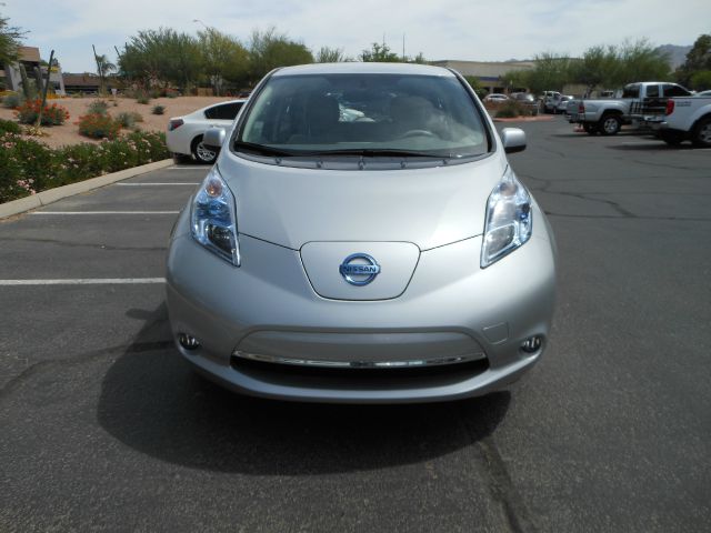 Nissan LEAF 2012 photo 1