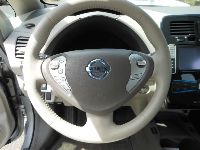 Nissan LEAF 2012 photo 18