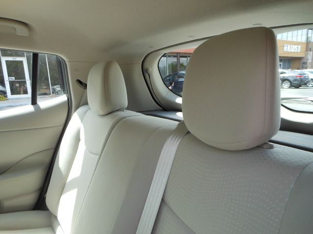 Nissan LEAF 2012 photo 8