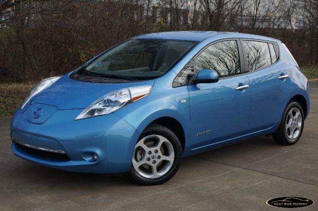 Nissan LEAF 2012 photo 2