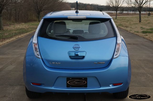 Nissan LEAF 2012 photo 4