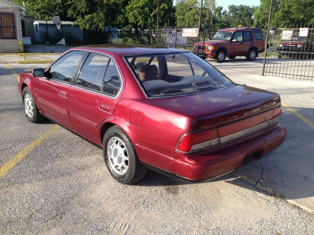 Nissan Maxima 1994 photo 2