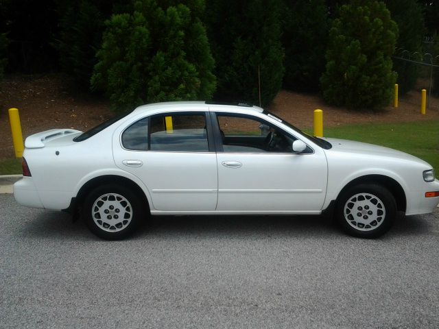 Nissan Maxima 1995 photo 2