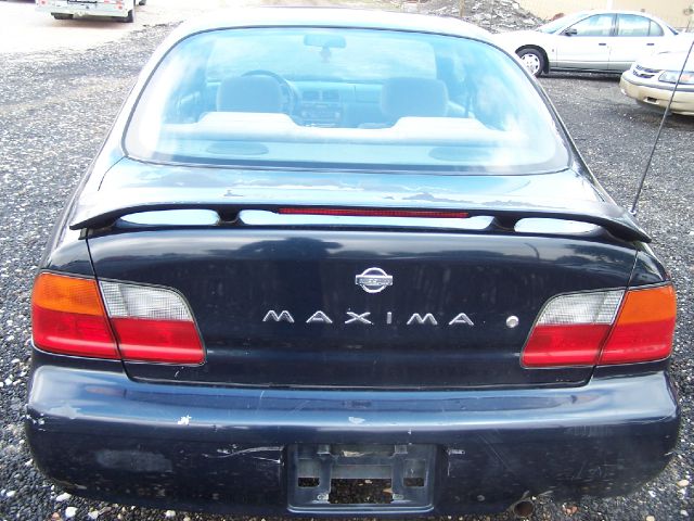 Nissan Maxima 3.0 Quattro Sedan
