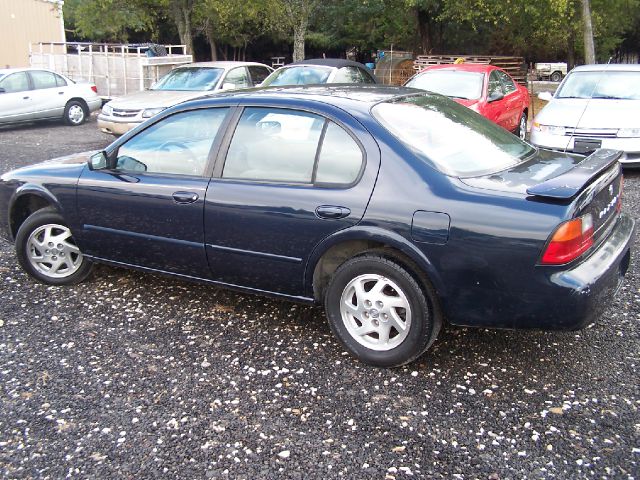Nissan Maxima 1995 photo 1