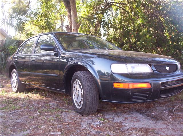 Nissan Maxima SE Sedan