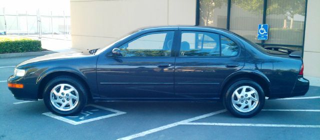 Nissan Maxima 1995 photo 3
