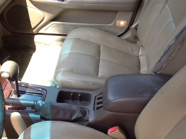 Nissan Maxima 1995 photo 2