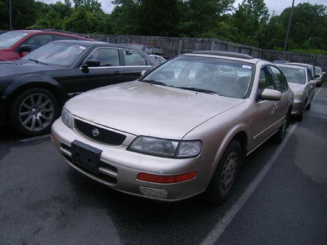 Nissan Maxima 1995 photo 1