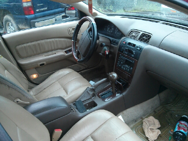 Nissan Maxima 1995 photo 1