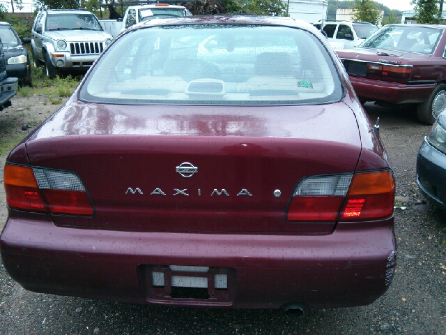 Nissan Maxima 1995 photo 3