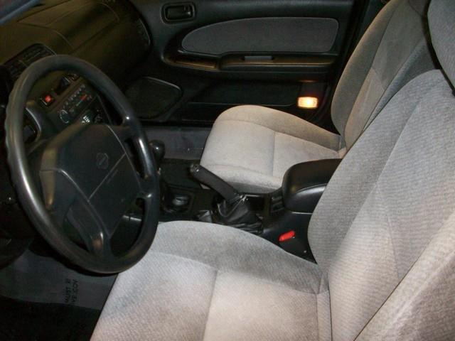 Nissan Maxima 1996 photo 2