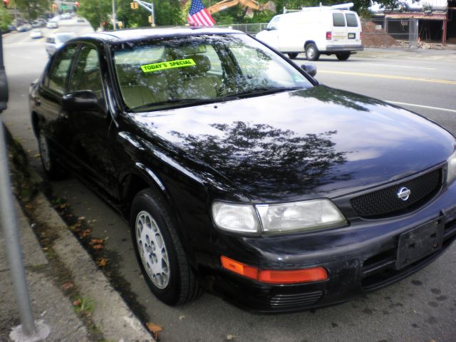 Nissan Maxima 1996 photo 3