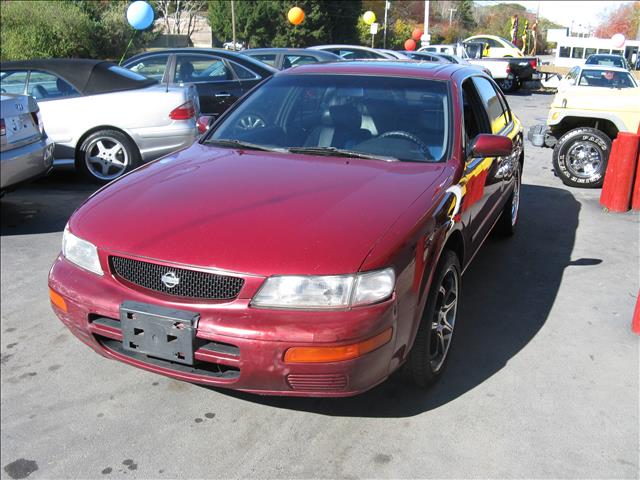 Nissan Maxima 1996 photo 1