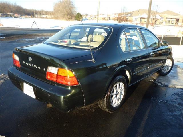 Nissan Maxima 1996 photo 1