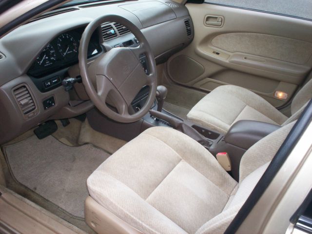 Nissan Maxima 1996 photo 2