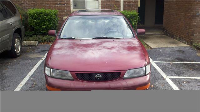 Nissan Maxima 1996 photo 1