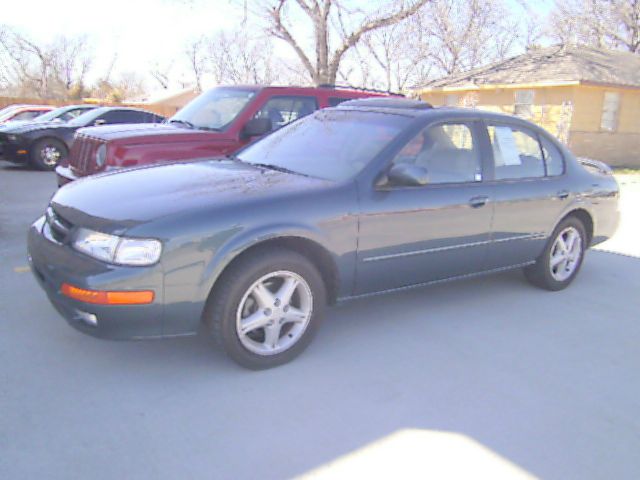 Nissan Maxima 1997 photo 2