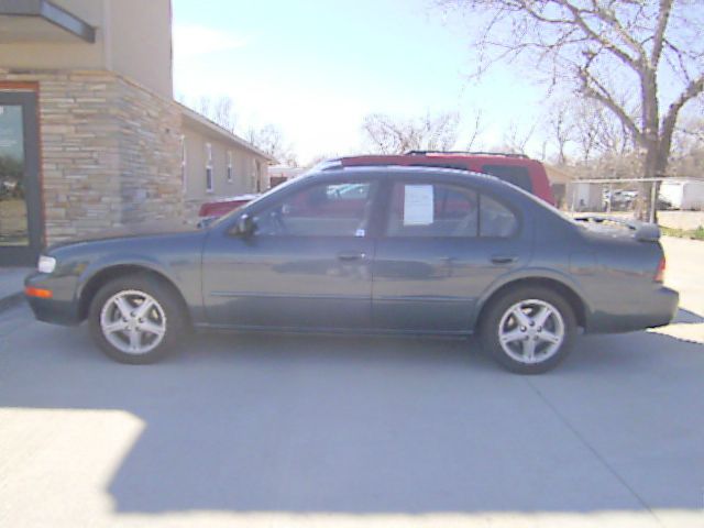 Nissan Maxima 1997 photo 4