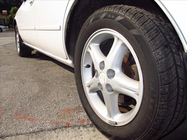 Nissan Maxima 1997 photo 4