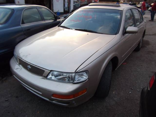 Nissan Maxima 6 Speed Transmision Sedan