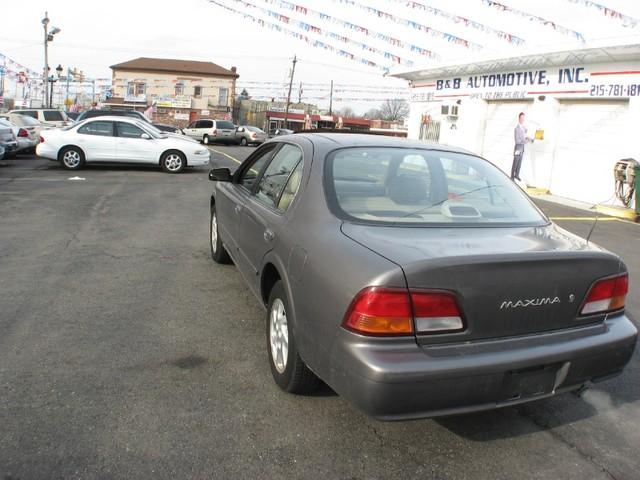 Nissan Maxima 1997 photo 3